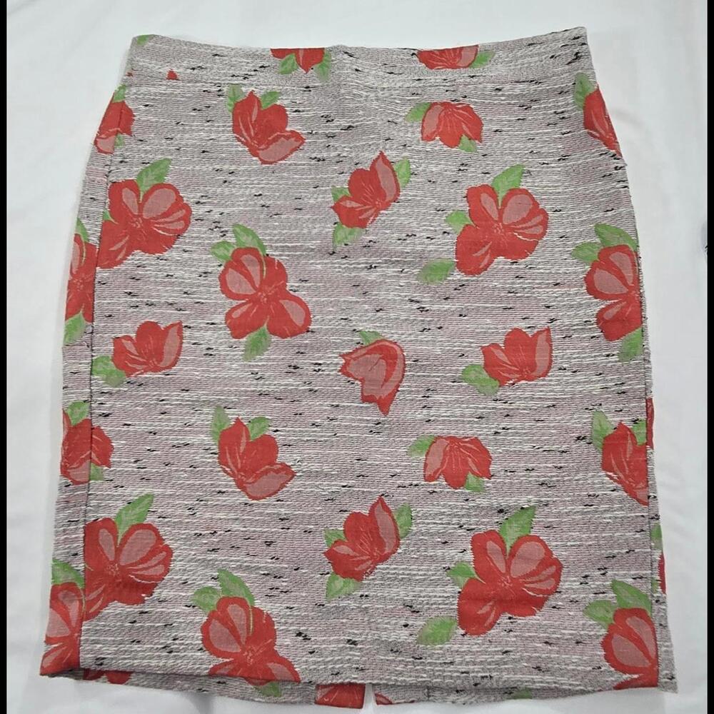 J.Crew Grey and Red Floral Print Mini Pencil Skirt Size 4 Career